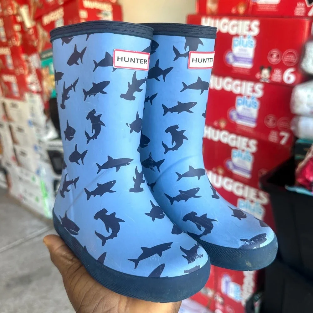 Hunter Kids' First Classic Shark Print Rain Boots Toddler Size 10 Blue